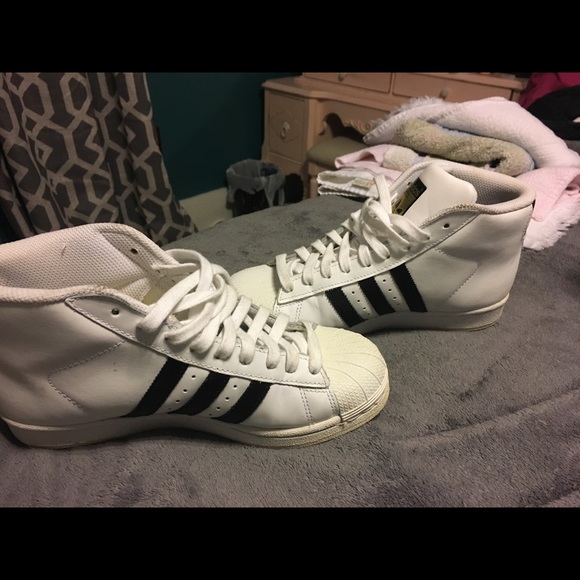 Adidas superstar high tops Excellent condition - Picture 2 of 3
